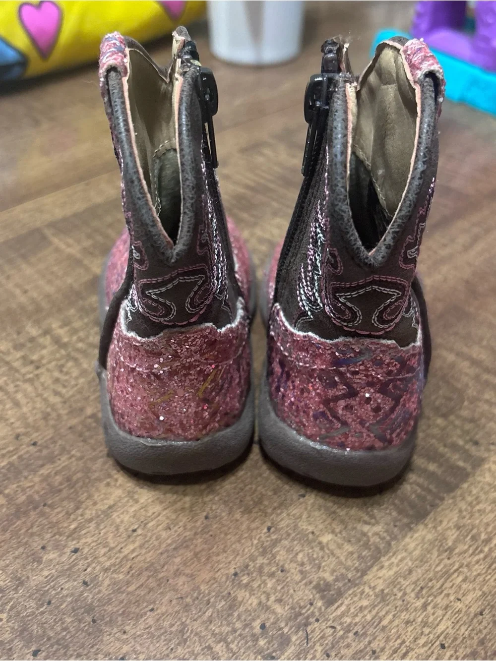 Roper sparkly pink